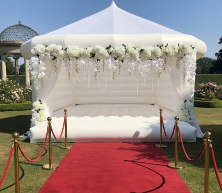 Spezial Hochzeitshüpfburg